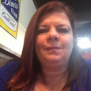 Meet your Posher, Dee dee