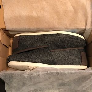 TOMS Men's Classic Charcoal Herringbone Size 8