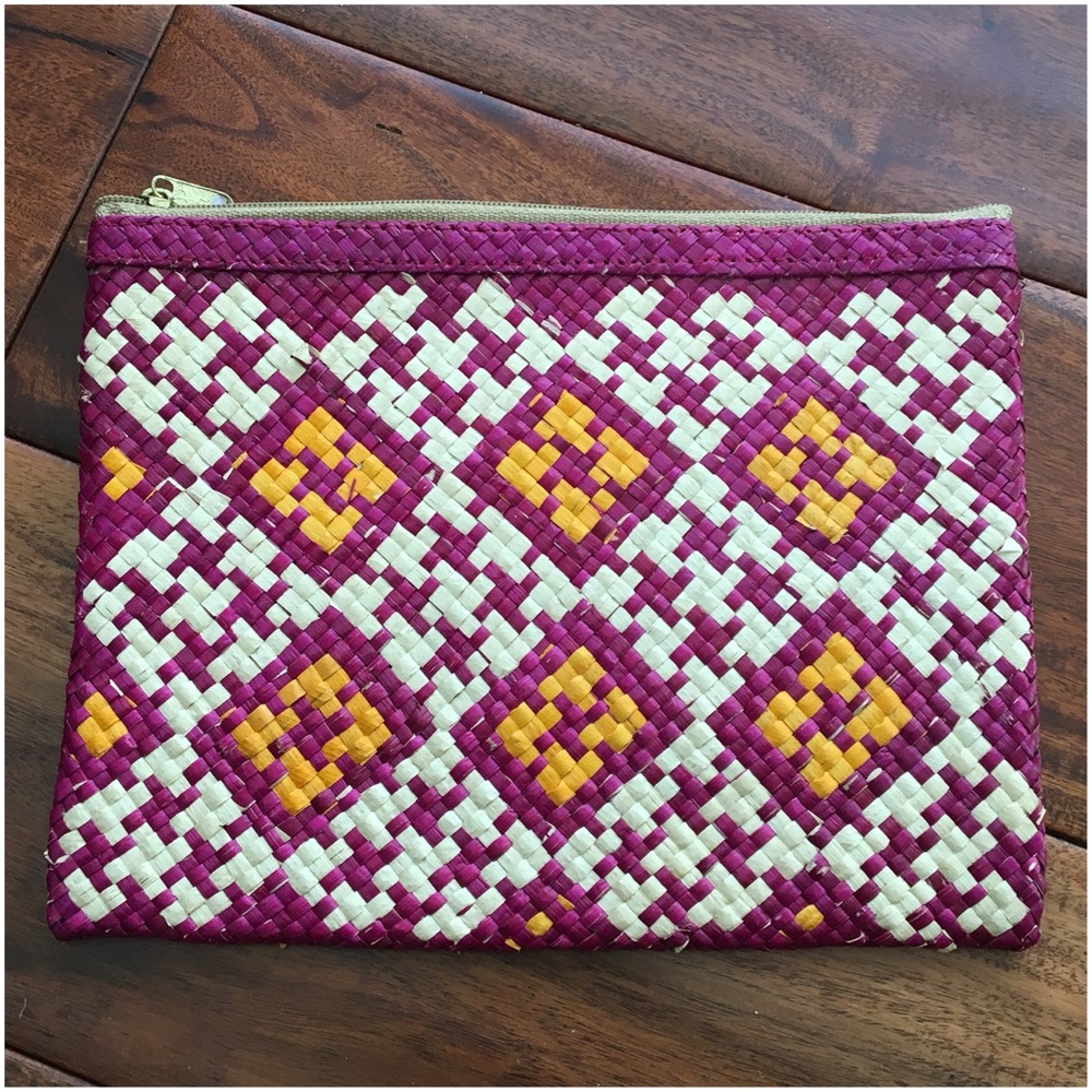 Mabaysay Tribal Squares Ticog Straw Fiber Clutch - Picture 1 of 5