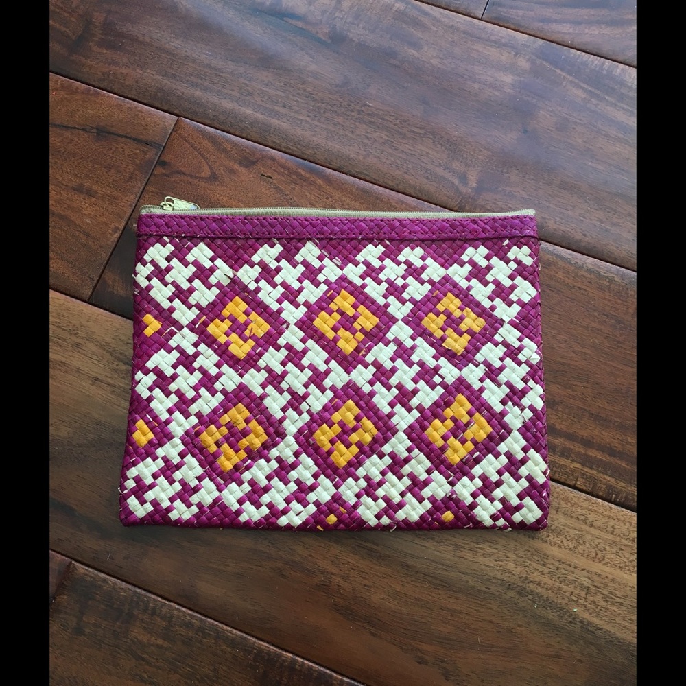 Mabaysay Tribal Squares Ticog Straw Fiber Clutch - Picture 2 of 5
