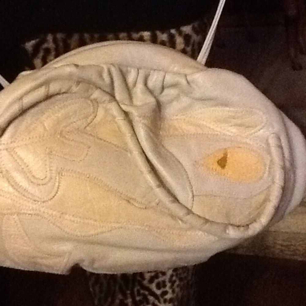 NWOT 9 x 15 authentic FIFTH AVENUE HANDBAG 👝👜