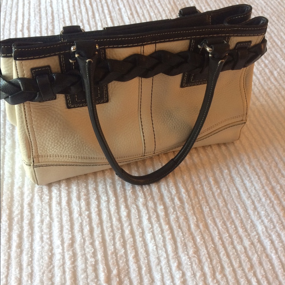 Coach white and black authentic leather purse - Picture 3 of 6