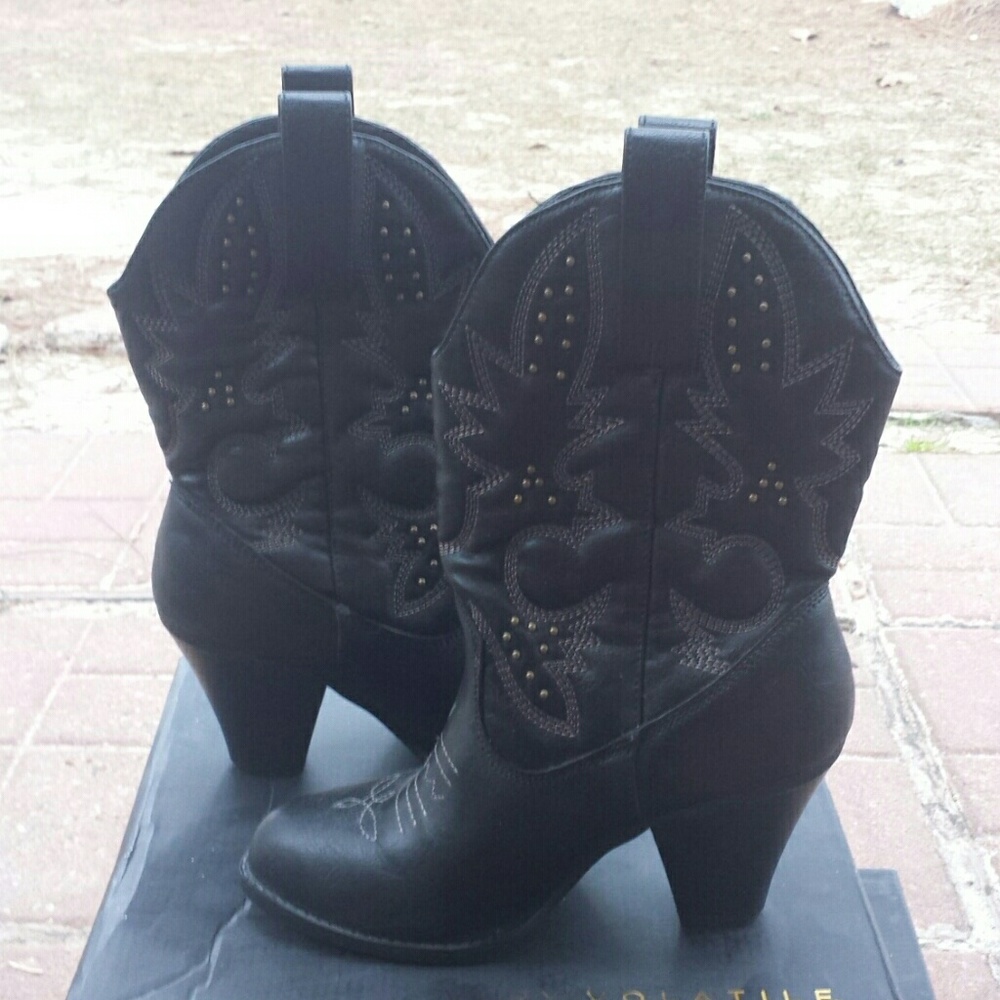 Black Cow Girl Boots