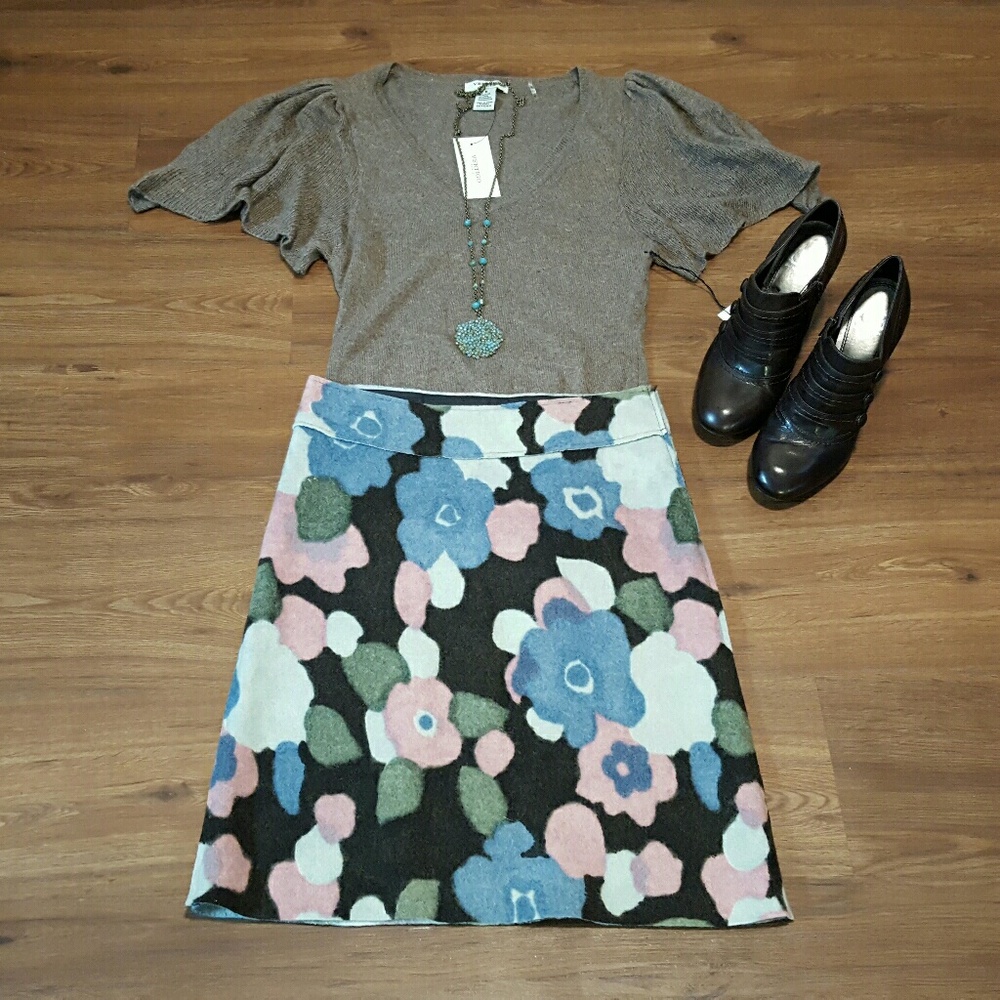 Moschino skirt w/pastel flowers
