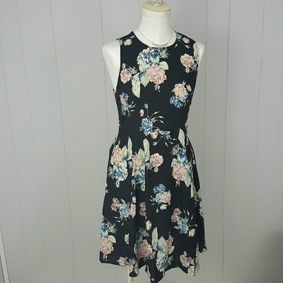 The Norah Dress - Picture 2 of 5