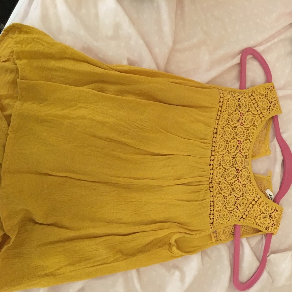 Mustard yellow top