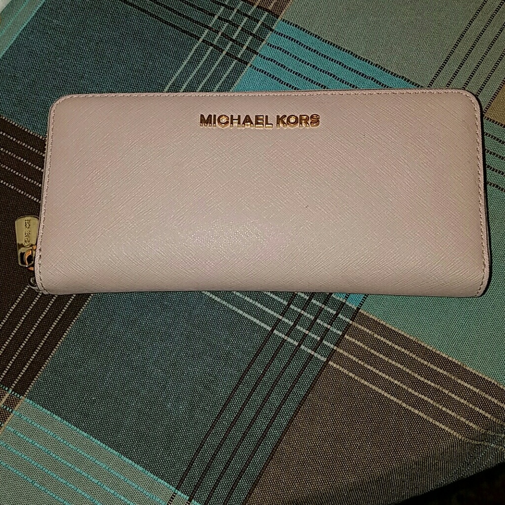 Michael Kors Dusty Pink Wallet