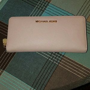 Michael Kors Dusty Pink Wallet