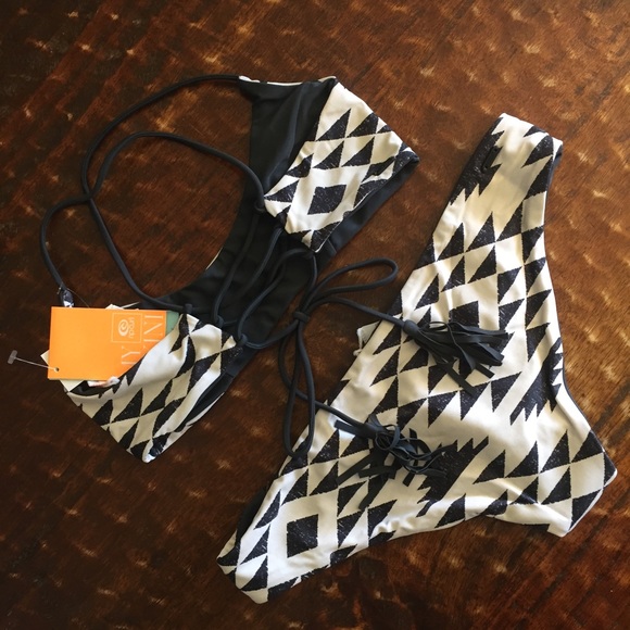 Rip Curl reversible bikini, size XS, NWT! - Picture 4 of 6