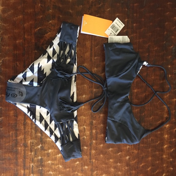 Rip Curl reversible bikini, size XS, NWT! - Picture 5 of 6