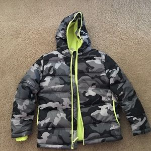 NWT. Boys puffer jacket