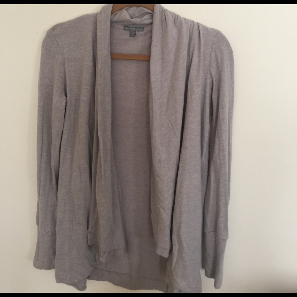Cozy and FLATTERING James Perse top