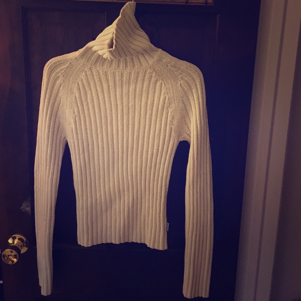 Abercrombie & Fitch tan sweater turtleneck