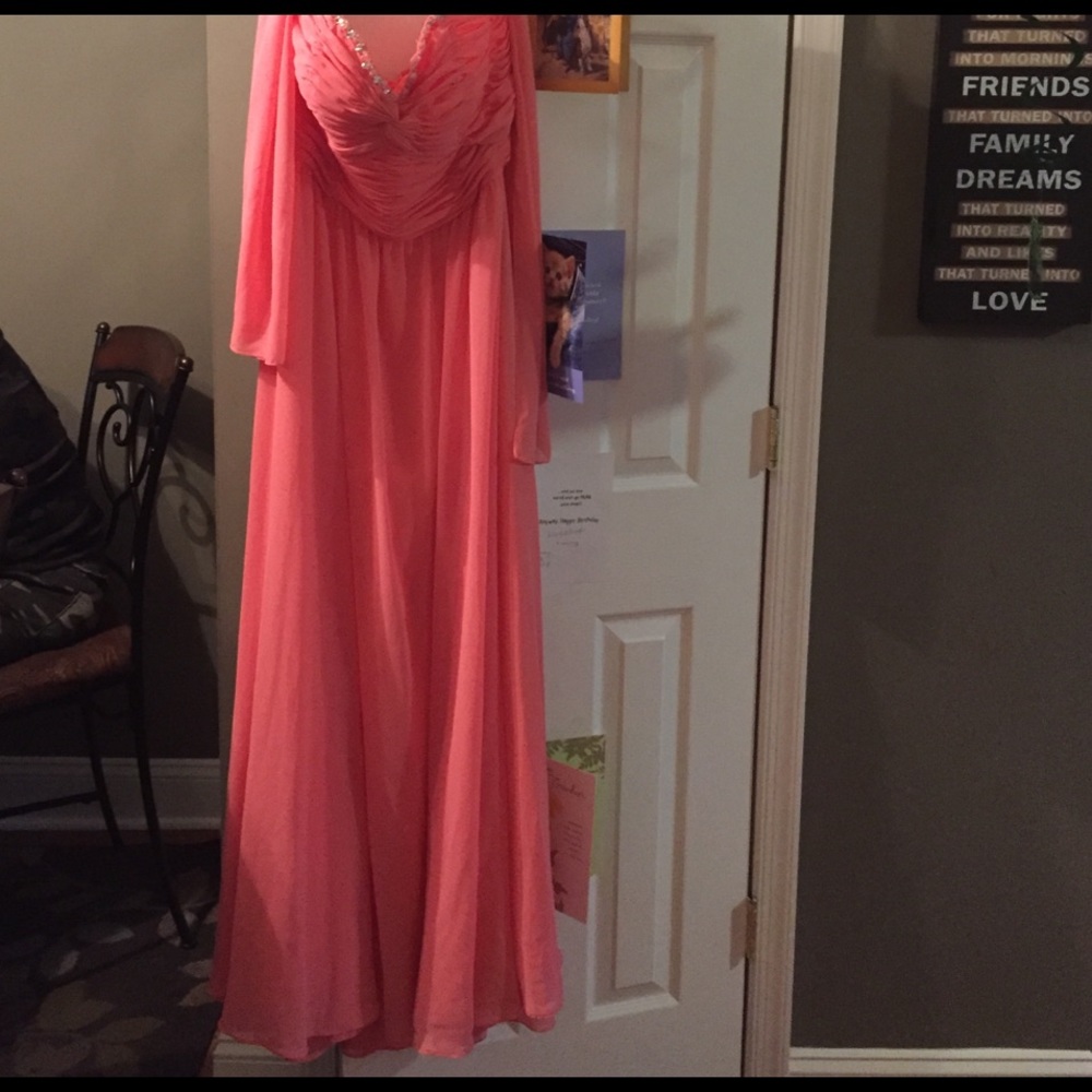 Pink bridesmaids dress with shawl
