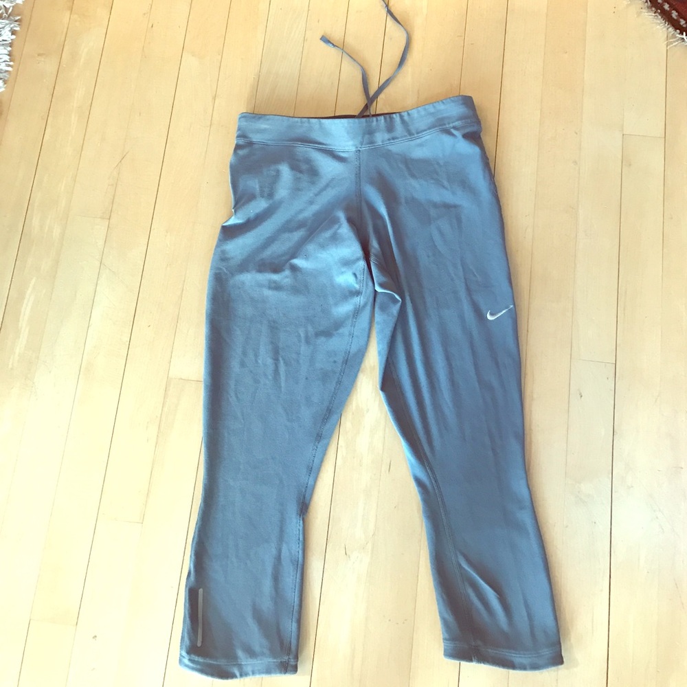 Nike grey yoga crop pants