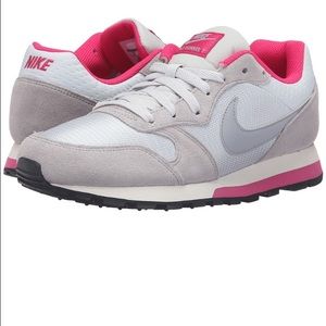 Nike Women's MD Runner 2