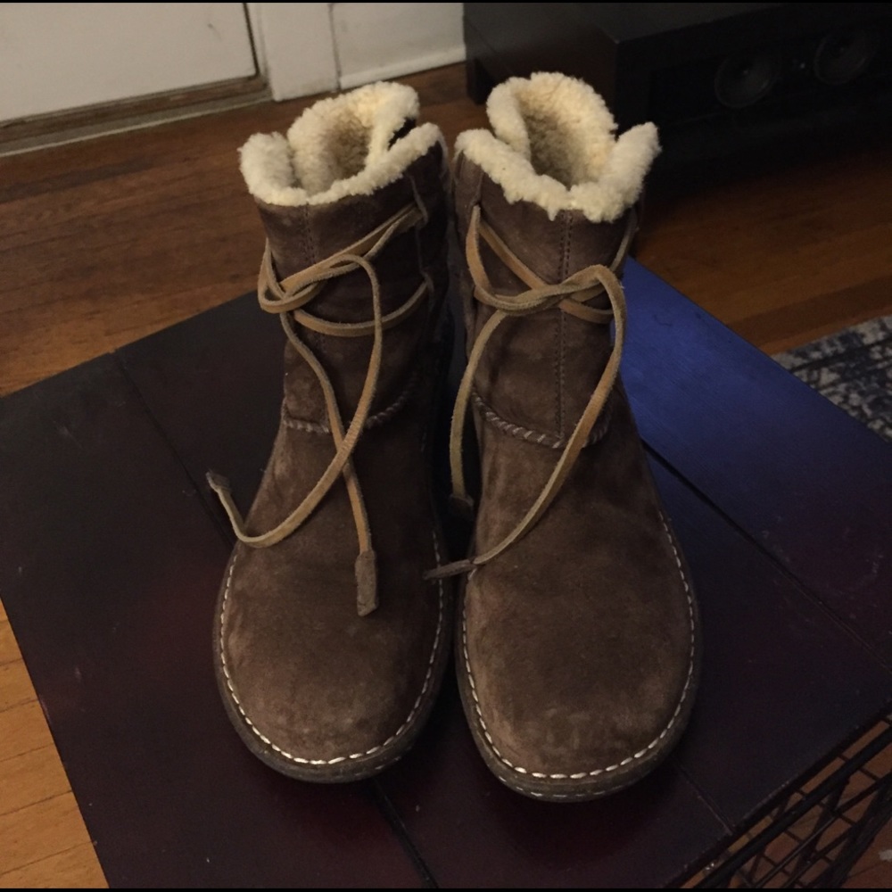 Chocolate brown suede uggs