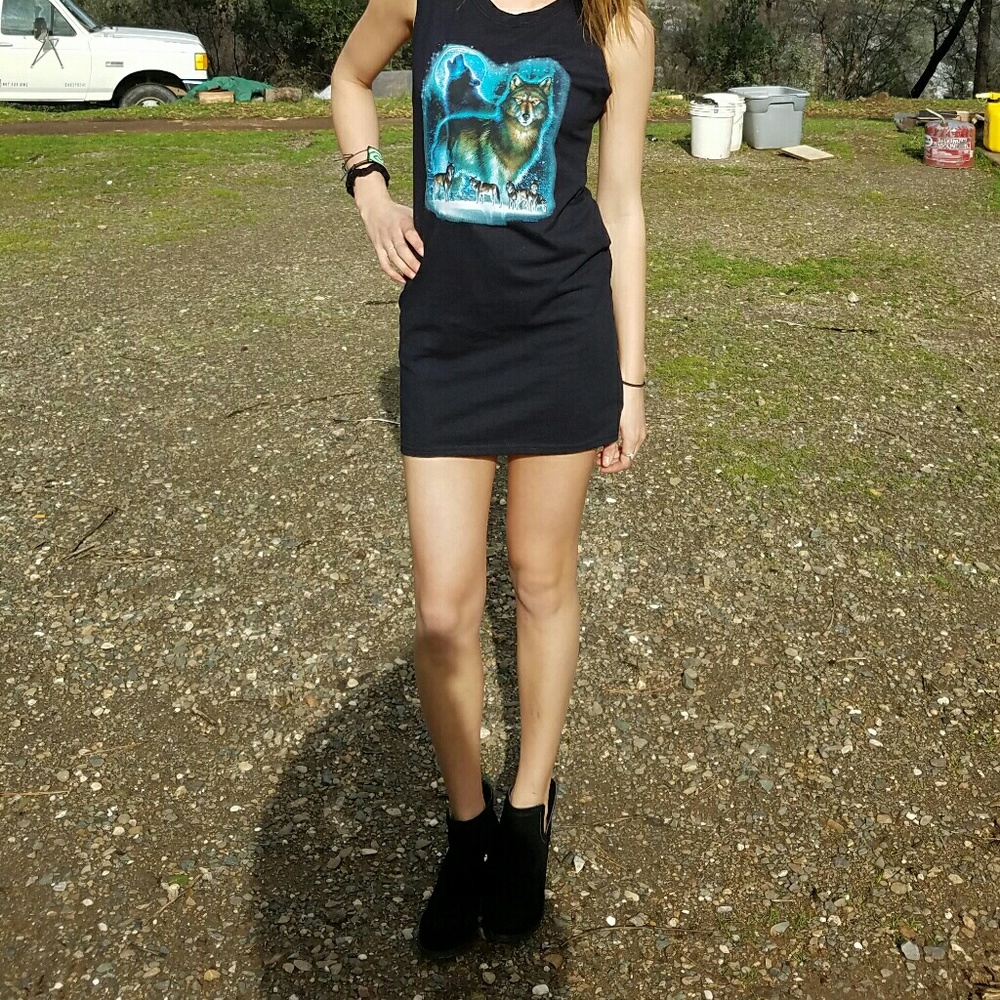 Wolf muscle tee dress