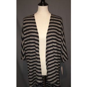 NEW Medium LuLaRoe Lindsay Kimono