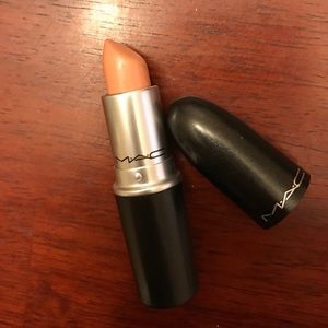Mac creme d'nude lipstick