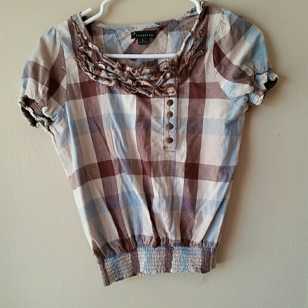 Plaid blouse with ruffles and buttons