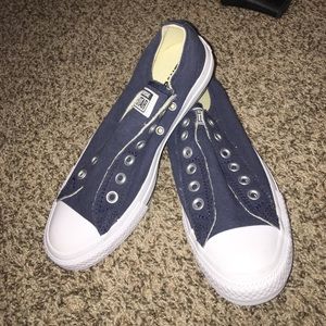 Laceless Converse