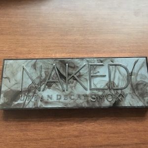 Naked smoky pallet