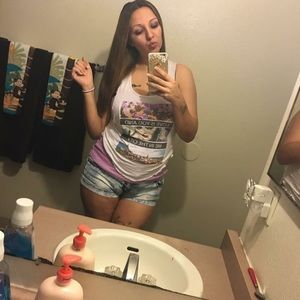 Meet your Posher, Danielle