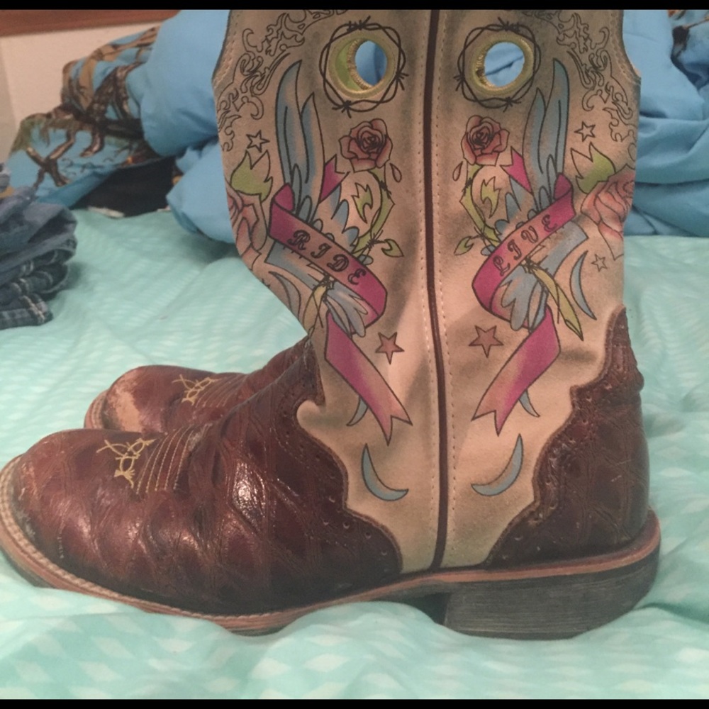 Arian Boots