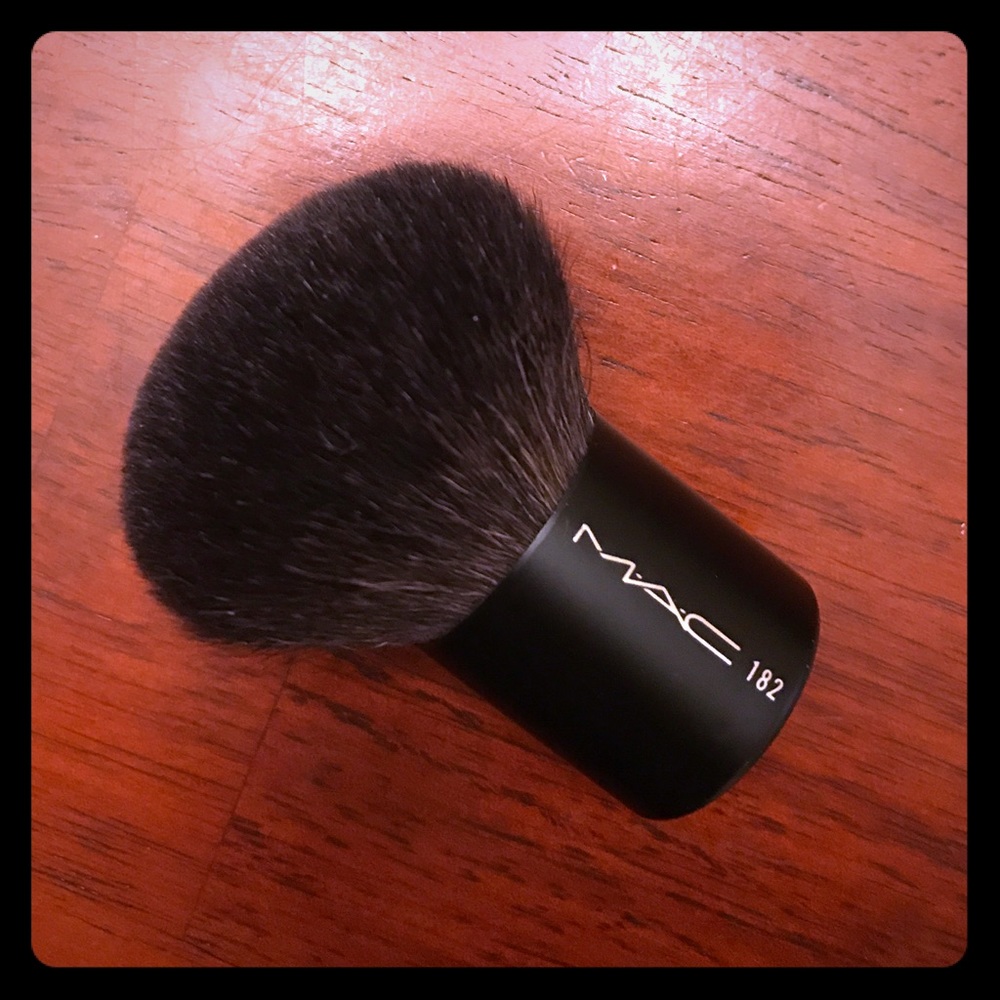 Authentic mac 182 buffer kabuki face brush