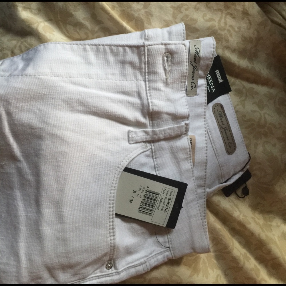 Mavi Sheena jeans -very flattering - Picture 3 of 5