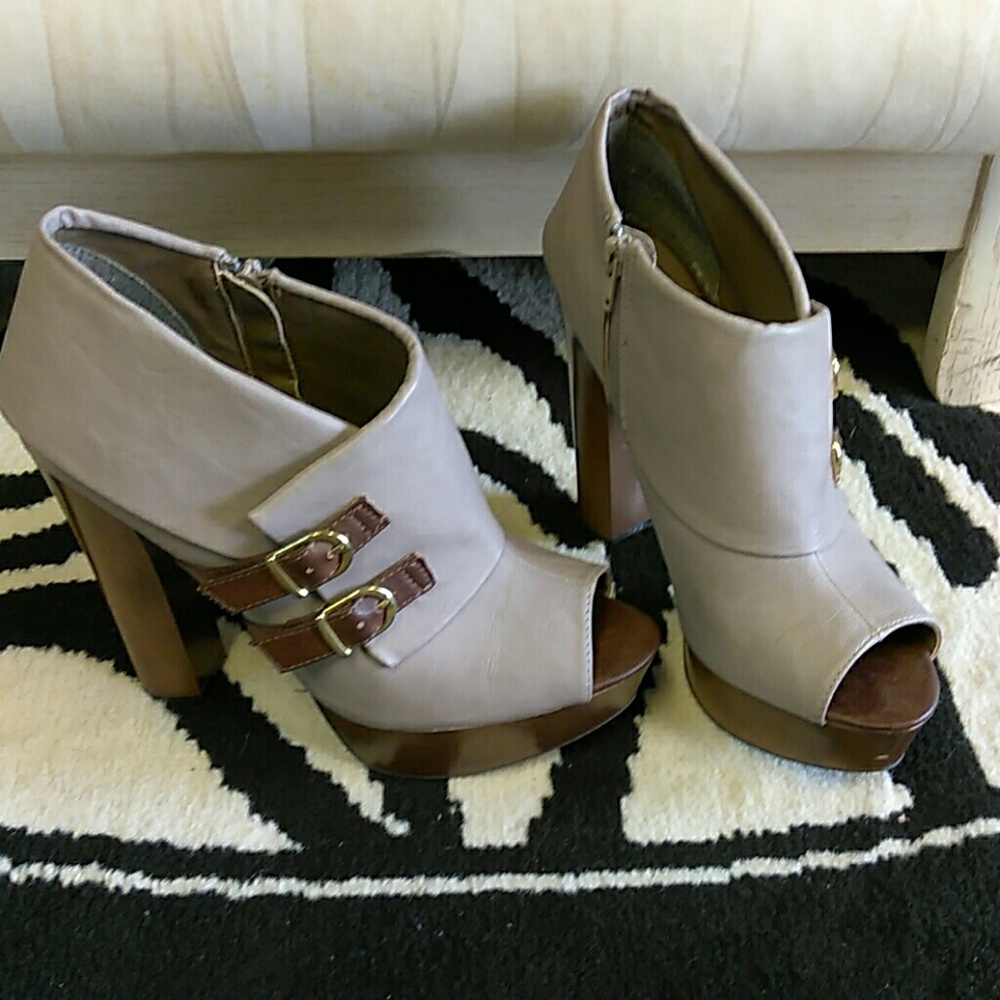 Shoe