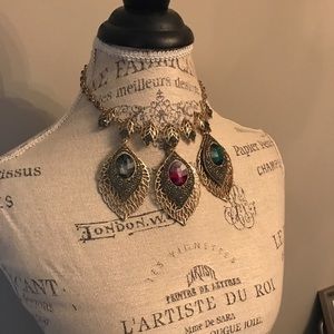 Statement necklace