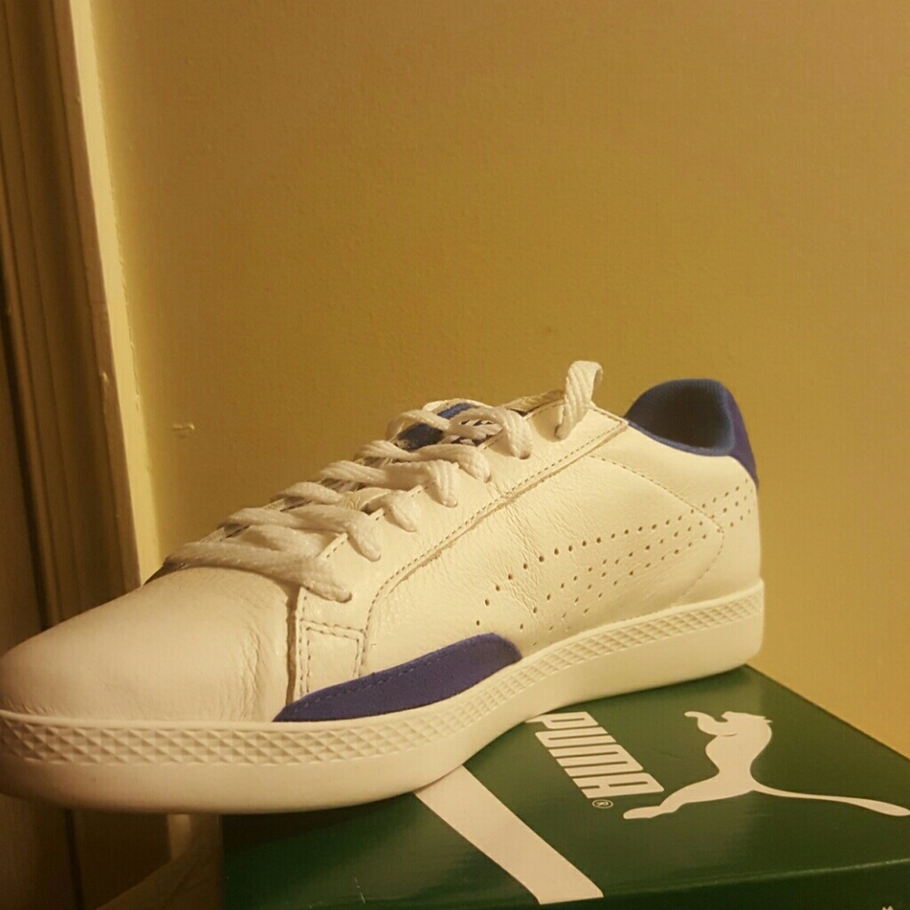 Brand New NEVER WORN Womens Sneakers