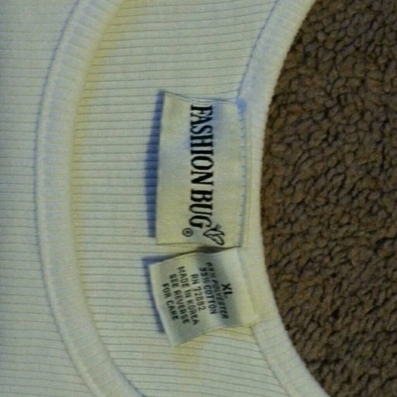 White tank top - Picture 2 of 3