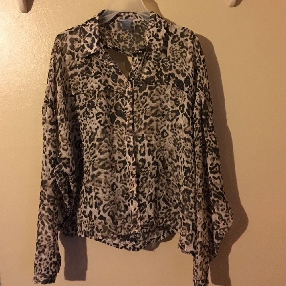 Leopard print top