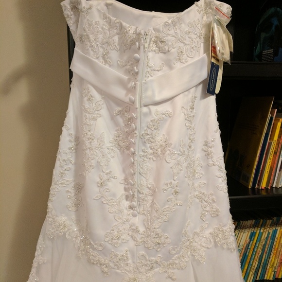 Wedding dress - Picture 4 of 8