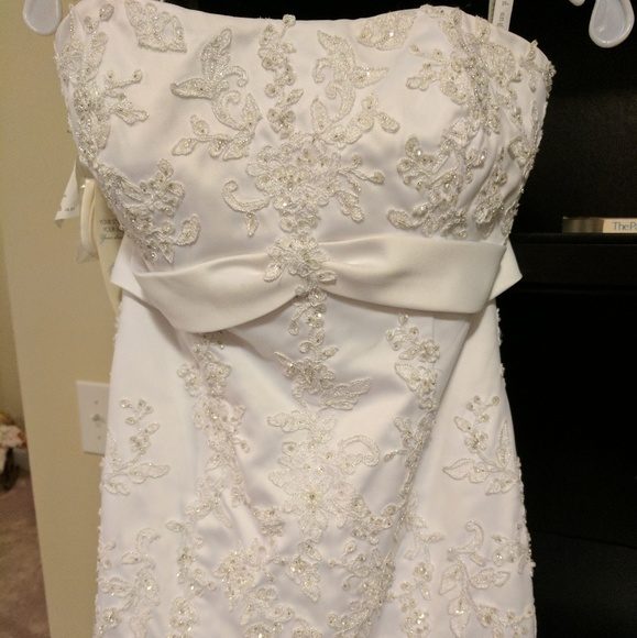 Wedding dress - Picture 5 of 8