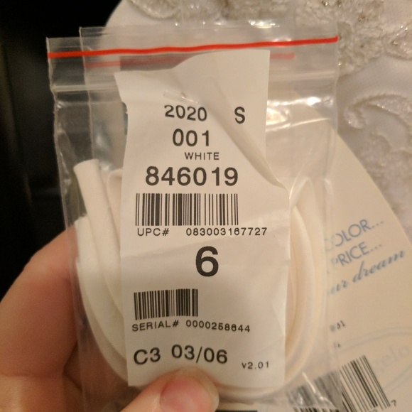 Wedding dress - Picture 7 of 8