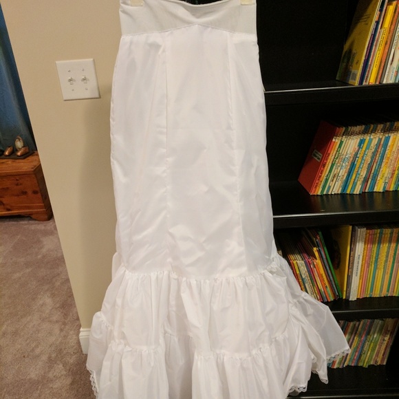 Wedding dress - Picture 8 of 8