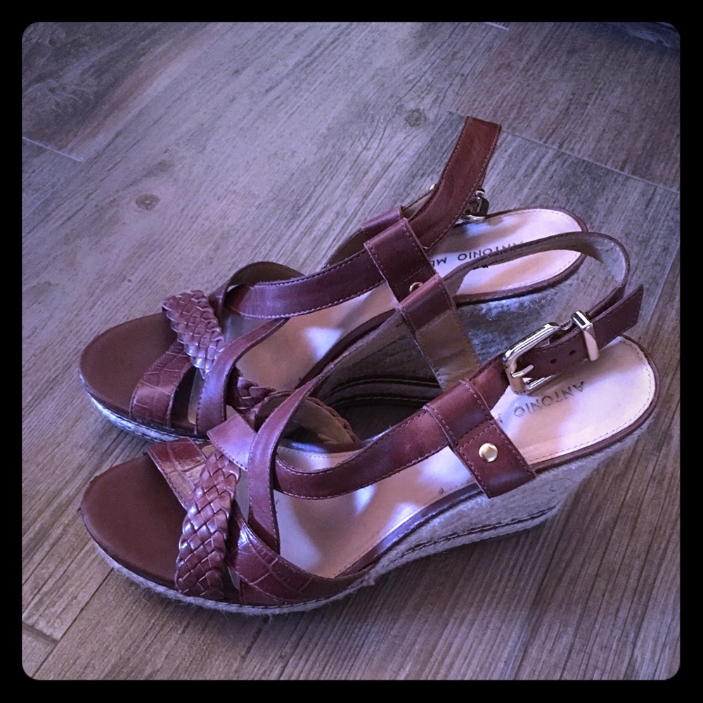 Size 10  antonio melani espadrille wedge