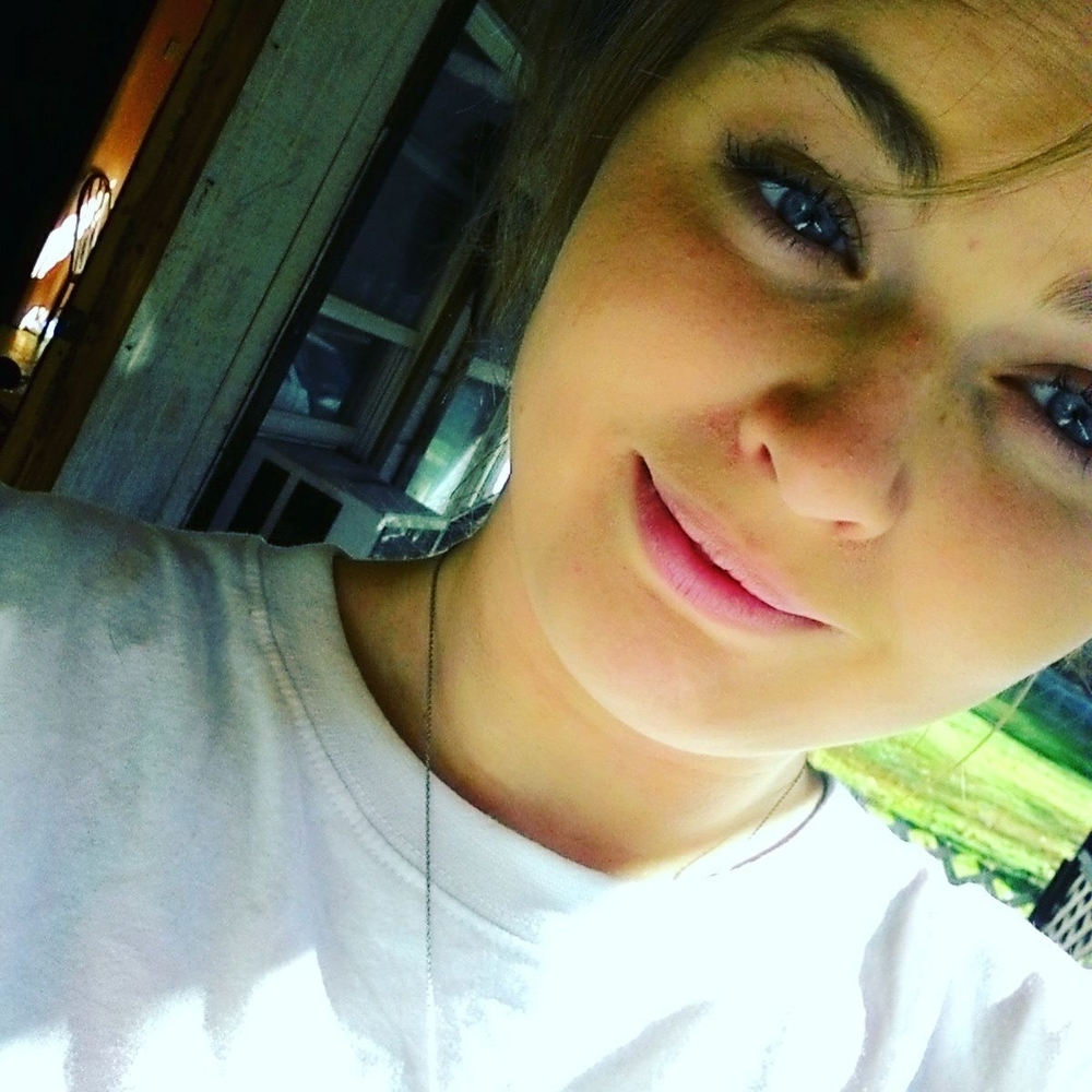 Meet your Posher, Alexis