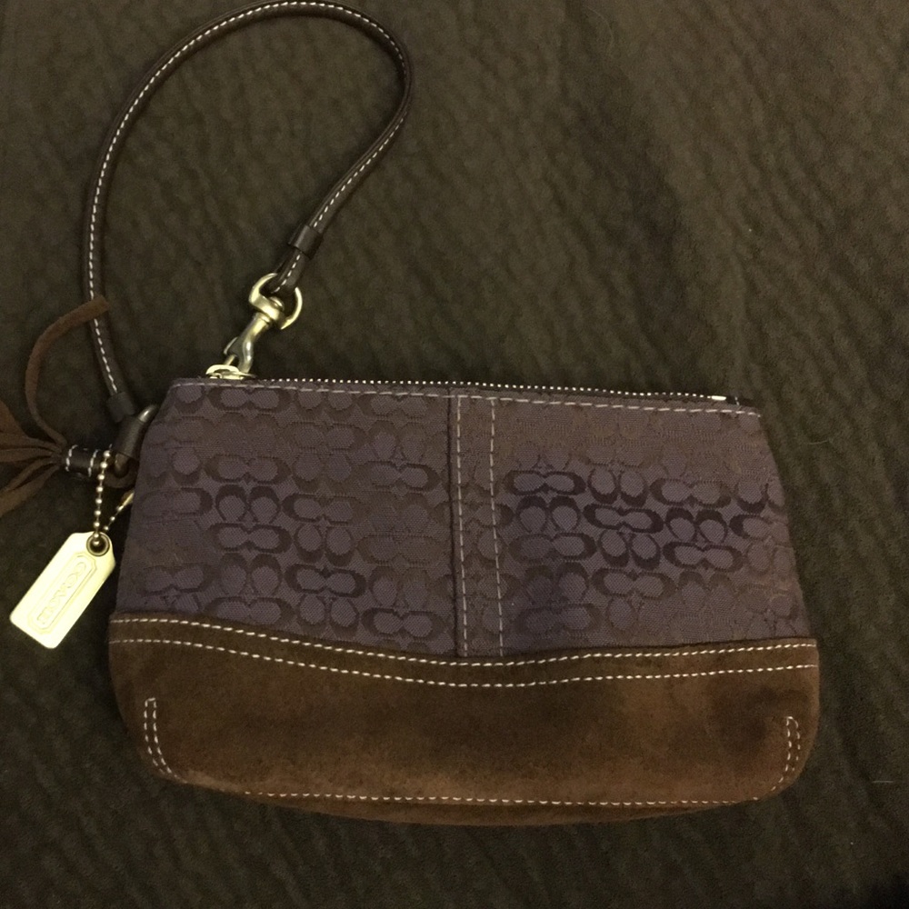 Authentic coach clutch
