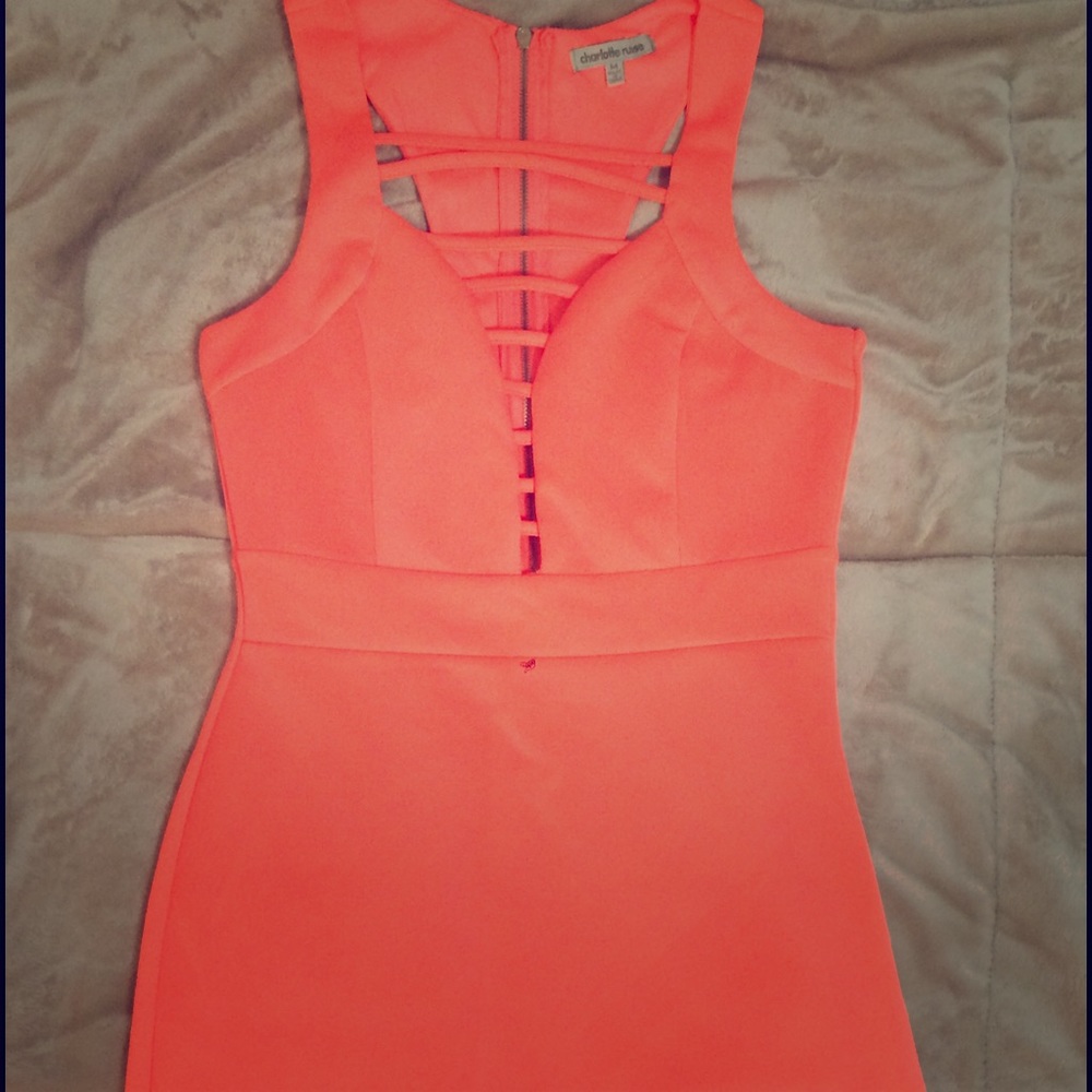 Light orange/pink tight party dress