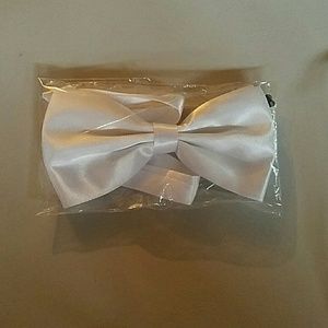 White Adjustable Bow Tie