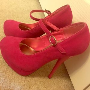 Hot Pink Heels! 💕