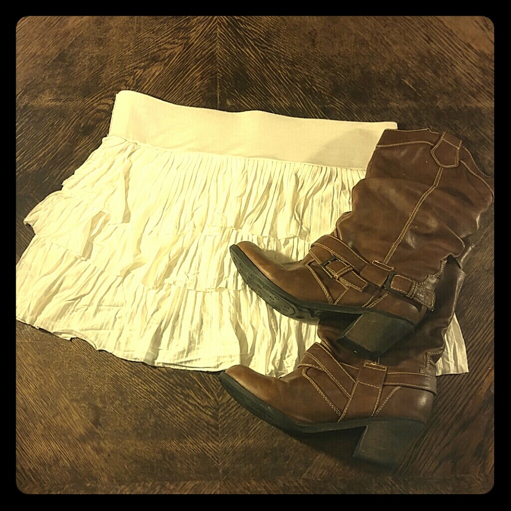 Ruffled bright cream mini