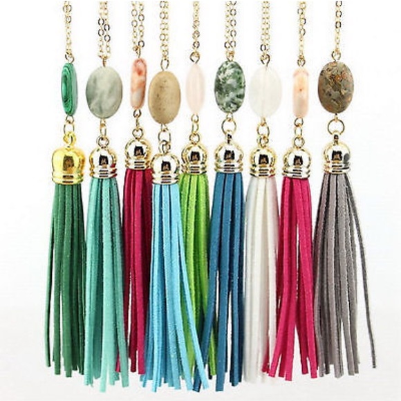🆕 Tassel & Natural Stone Necklace - Picture 2 of 3
