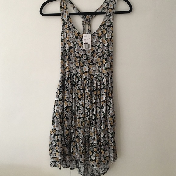 Forever 21 floral dress - Picture 1 of 3