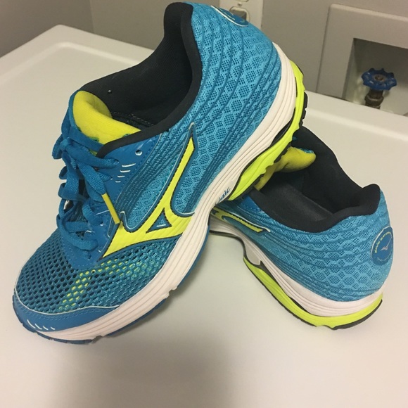 mizuno tennis olive